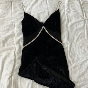 Crystal detailed velvet dress